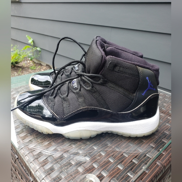 Air Jordan 11 Retro 'Space Jam' 2016 - Picture 2 of 9